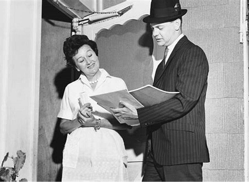 door to door salesman